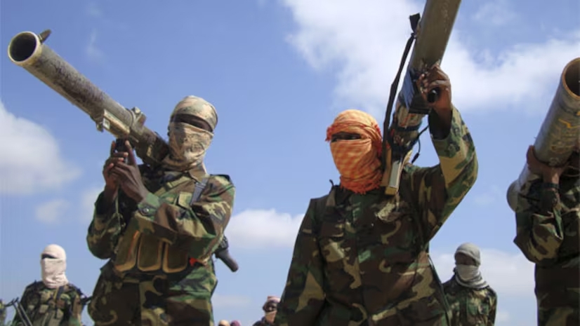 Các tay súng của Al-Qaeda. Ảnh: Reuters