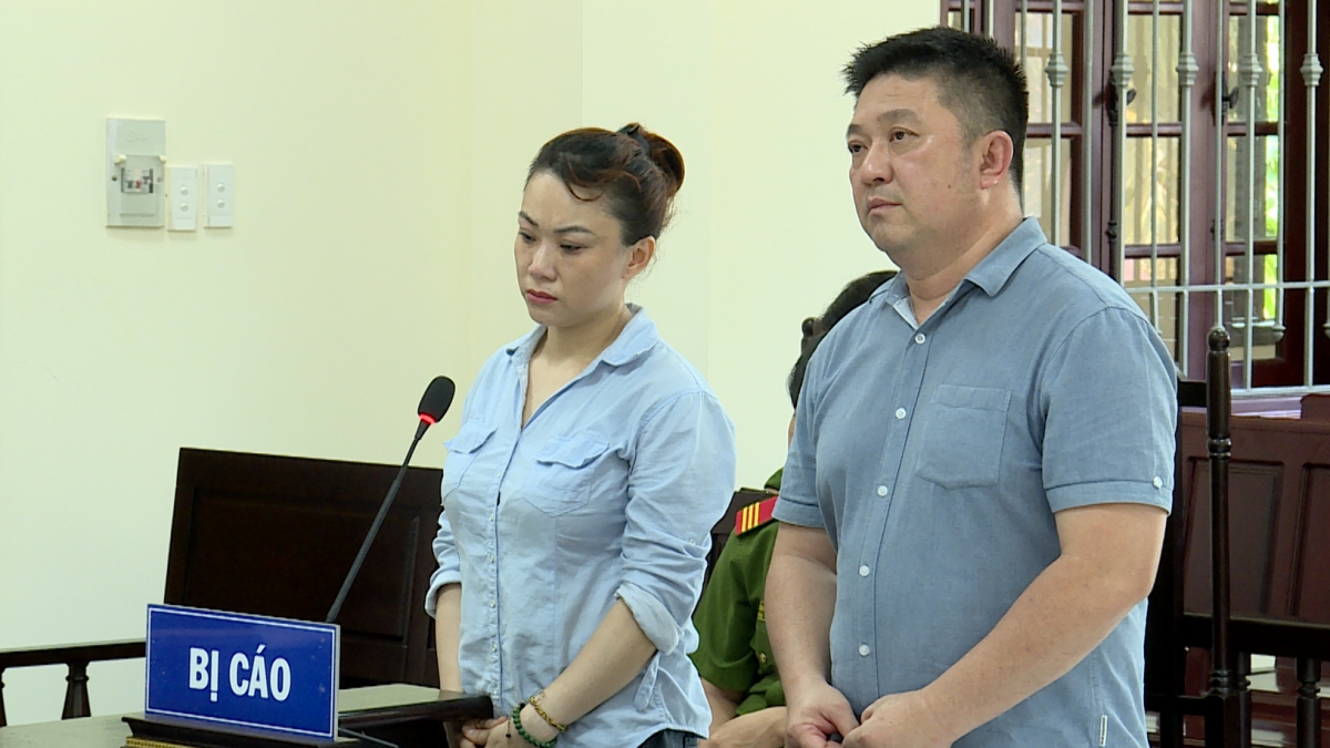 Bị cáo Hưng và Nga tại tòa.