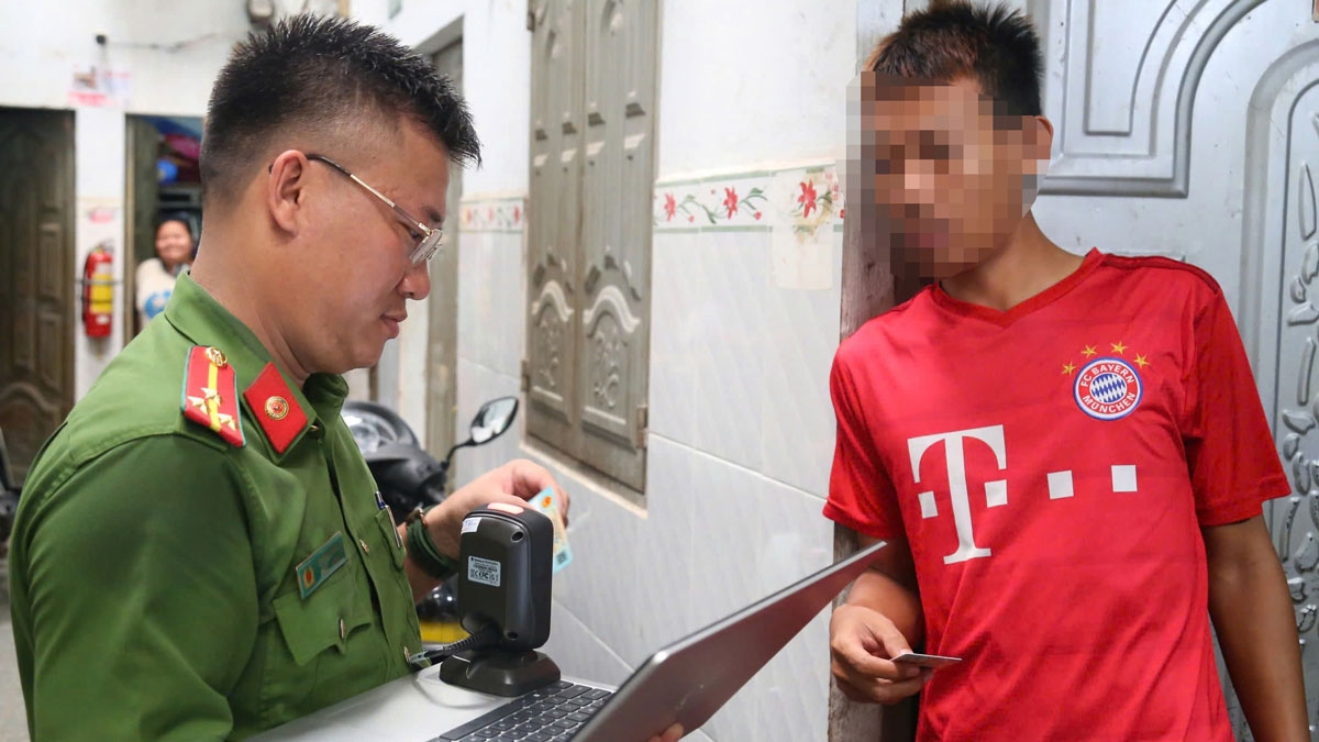 Công an kiểm tra hành chính ở các nhà trọ 