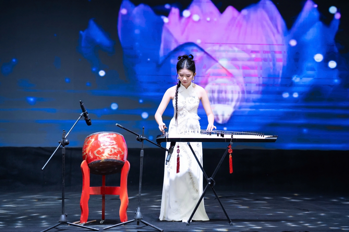 Điều này khiến cô bé trở thành hình mẫu “siêu mẫu nhí toàn năng” đúng với tinh thần mà cuộc thi hướng tới.