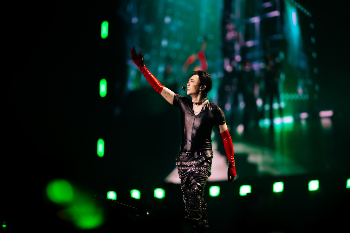 Những bản phối bắt tai, thú vị như Luật anh, Đã đến lúc, BlackJack, Superstar và Hey làm cho không khí live-concert nóng hơn bao giờ hết. Tuyên ngôn Superstar như khẳng định vị thế trong âm nhạc của chính mình mà SOOBIN muốn nói với khán giả.