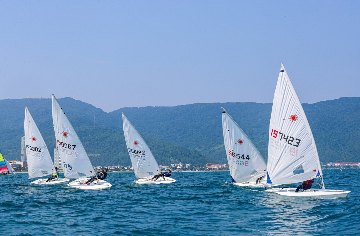 Đua thuyền buồm tại Vịnh Đà Nẵng