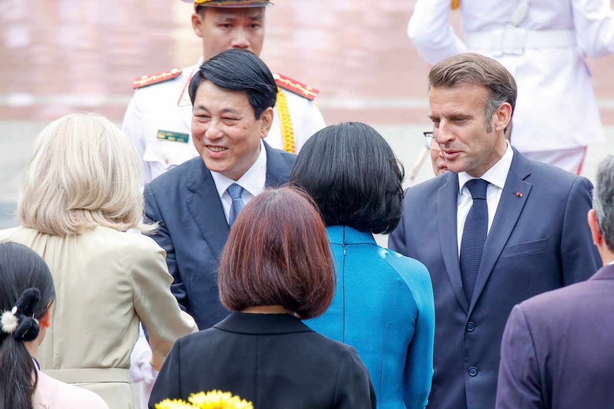 Chuyến thăm thể hiện sự coi trọng và cam kết mạnh mẽ của lãnh đạo cấp cao Pháp đối với việc củng cố và phát triển quan hệ với Việt Nam, đưa quan hệ Đối tác Chiến lược Toàn diện đi vào thực chất và hiệu quả