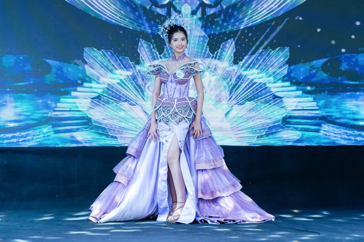 Siêu mẫu nhí Toàn năng mùa 2 là cuộc thi uy tín, quy mô toàn quốc, với sự tham gia của hơn 600 thí sinh trong và ngoài nước. Bên cạnh các phần thi trình diễn, cuộc thi còn lồng ghép các hoạt động giáo dục kỹ năng sống, phát triển tư duy và lan tỏa thông điệp bảo vệ môi trường: “Hãy sống xanh – sạch – đẹp”.