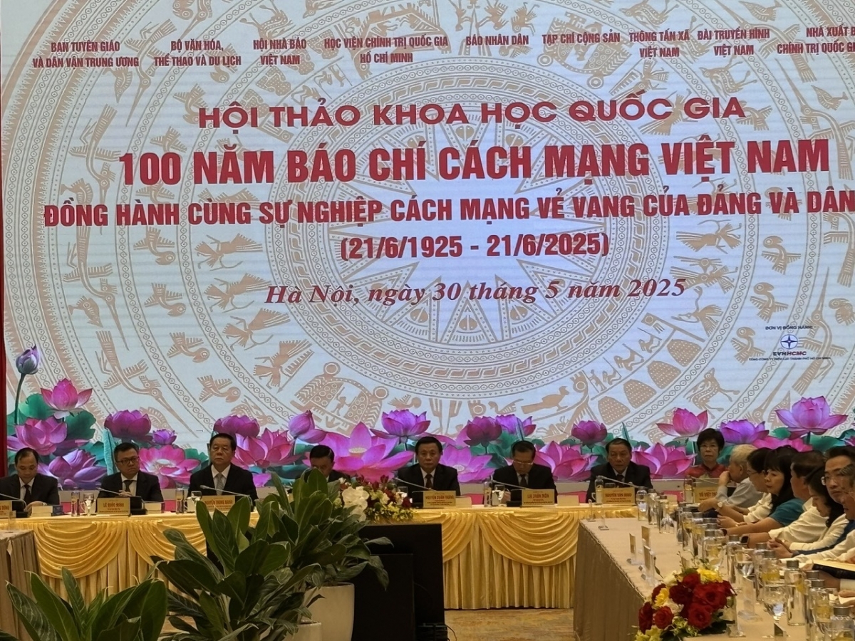 Hội thảo do Ban Tuyên giáo và Dân vận Trung ương chủ trì, phối hợp với Bộ Văn hóa, Thể thao và Du lịch, Hội Nhà báo Việt Nam, Học viện Chính trị Quốc gia Hồ Chí Minh, Báo Nhân Dân, Tạp chí Cộng sản, Thông tấn xã Việt Nam, Đài Truyền hình Việt Nam, Nhà xuất bản Chính trị quốc gia Sự thật, Tổng công ty Điện lực Thành phố Hồ Chí Minh tổ chức