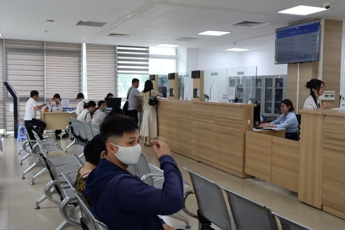 Từ ngày 1/5, một số lượng lớn các hộ kinh doanh, cá nhân kinh doanh đến thực hiện các thủ tục đăng ký kinh doanh