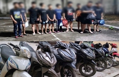 Nhóm "quái xế" cùng tang vật