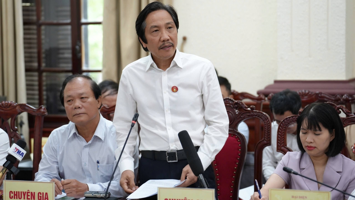 Ông Trần Anh Tuấn, nguyên Thứ trưởng Nội vụ phát biểu tại hội nghị. Ảnh: TH