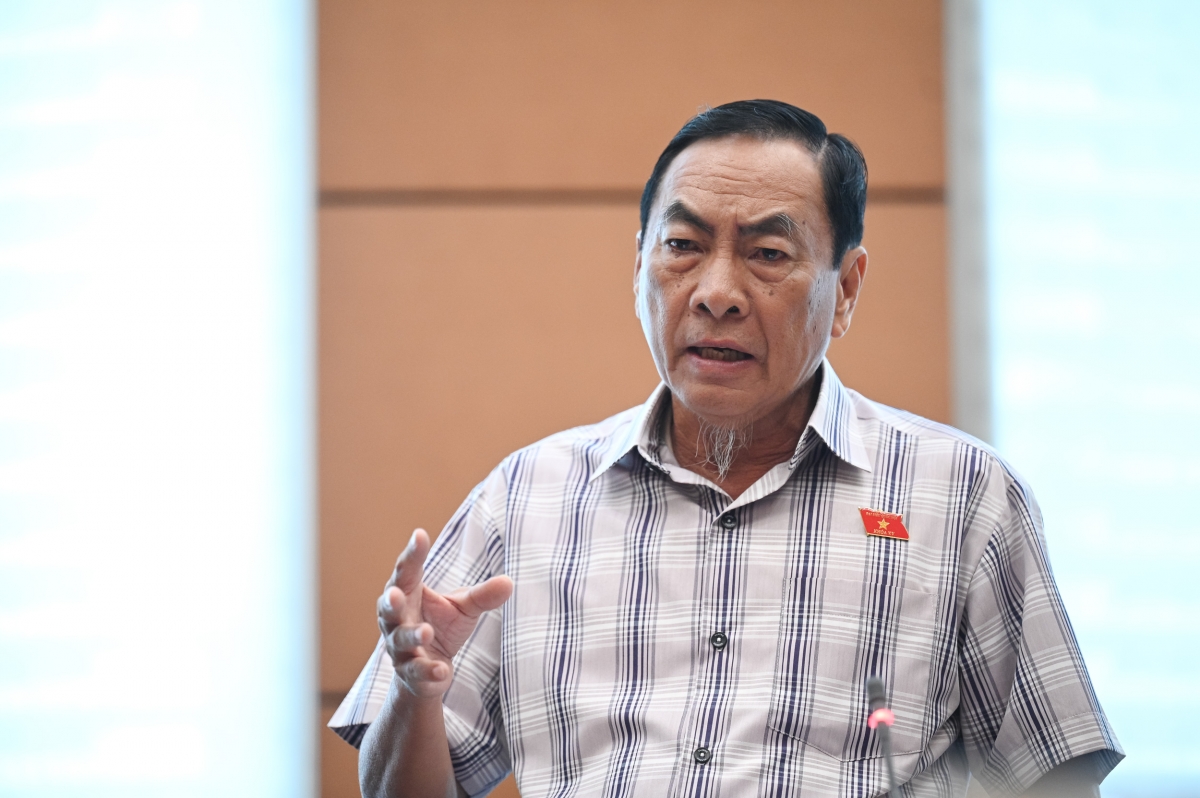 ĐBQH Phạm Văn Hòa (Đoàn Đồng Tháp). (Ảnh: Media Quốc hội)