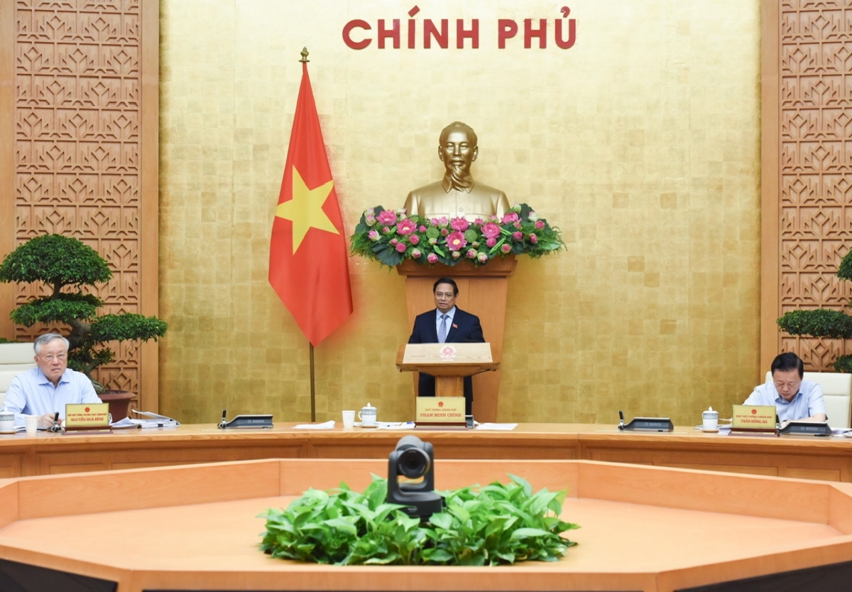 Thủ tướng đề nghị tiếp tục hoàn thiện thể chế, tinh gọn, sắp xếp lại tổ chức bộ máy, đẩy mạnh cải cách hành chính, chuyển đổi số.