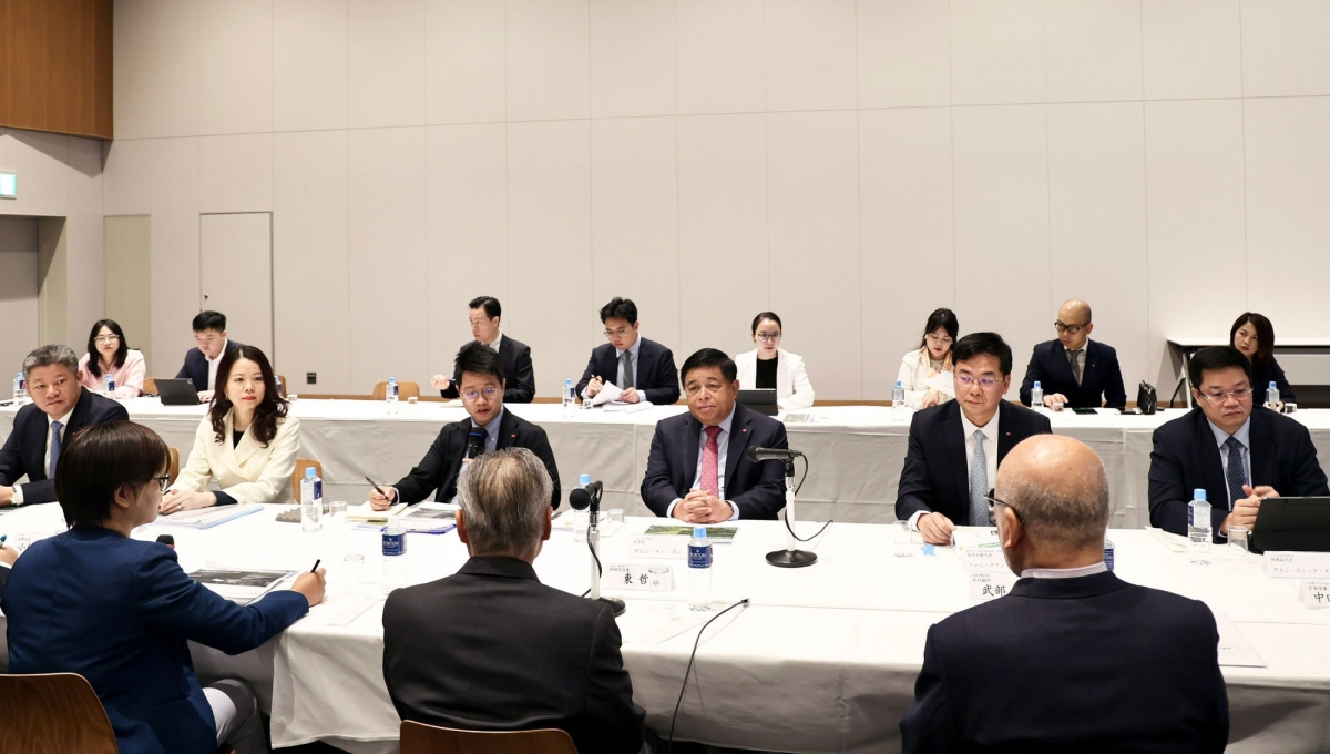 Phó Thủ tướng Nguyễn Chí Dũng tiếp Chủ tịch HĐQT Tập đoàn Rapidus Higashi Tetsuro. Ảnh: VGP