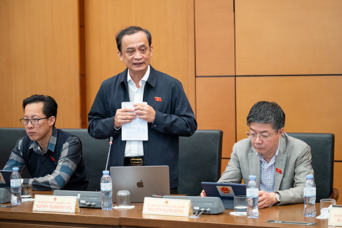 Đại biểu Trần Quốc Tuấn (đoàn Trà Vinh).