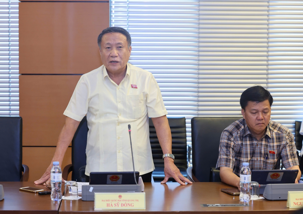 Đại biểu Hà Sỹ Đồng (đoàn Quảng Trị) phát biểu.