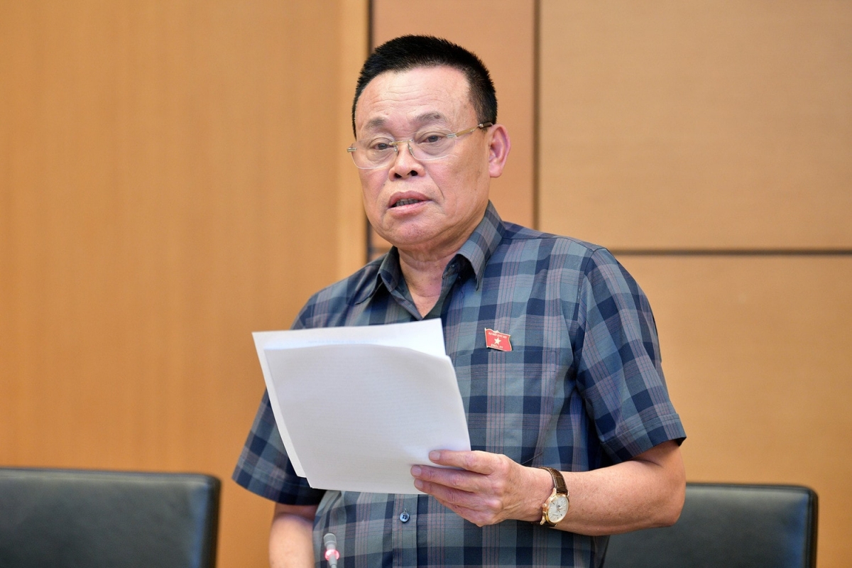 Đại biểu Nguyễn Như So (đoàn Bắc Ninh) phát biểu tại phiên thảo luận tổ. 