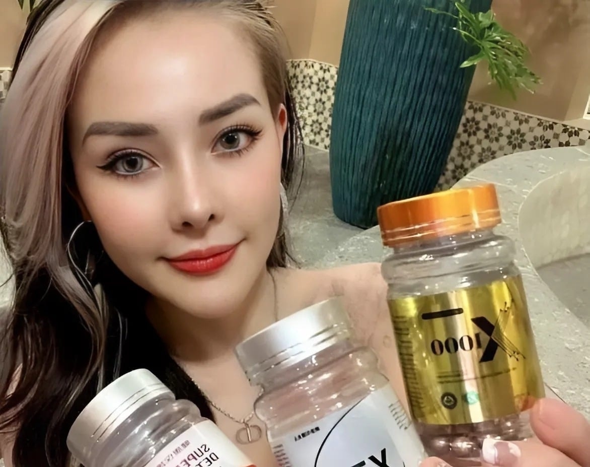 DJ Ngân 98 giới thiệu các viên uống giảm cân trên Facebook cá nhân