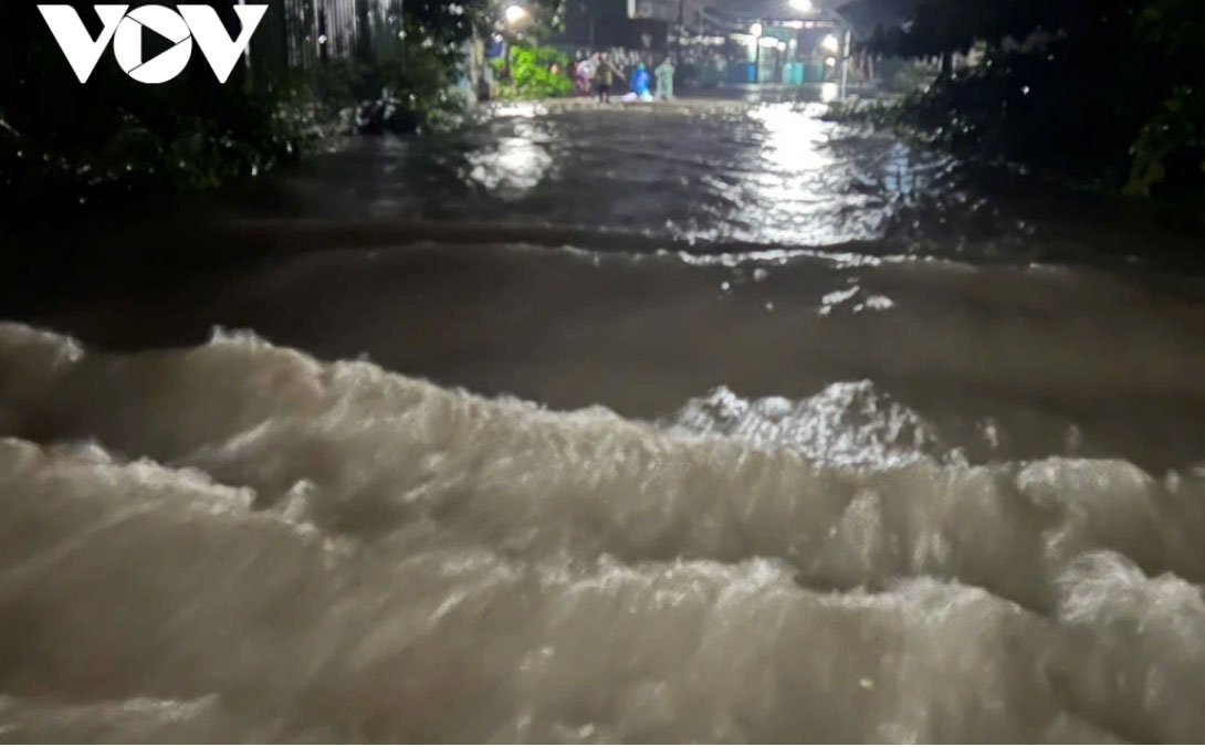 Nước chảy xiết tại khu vực Quốc lộ 1K