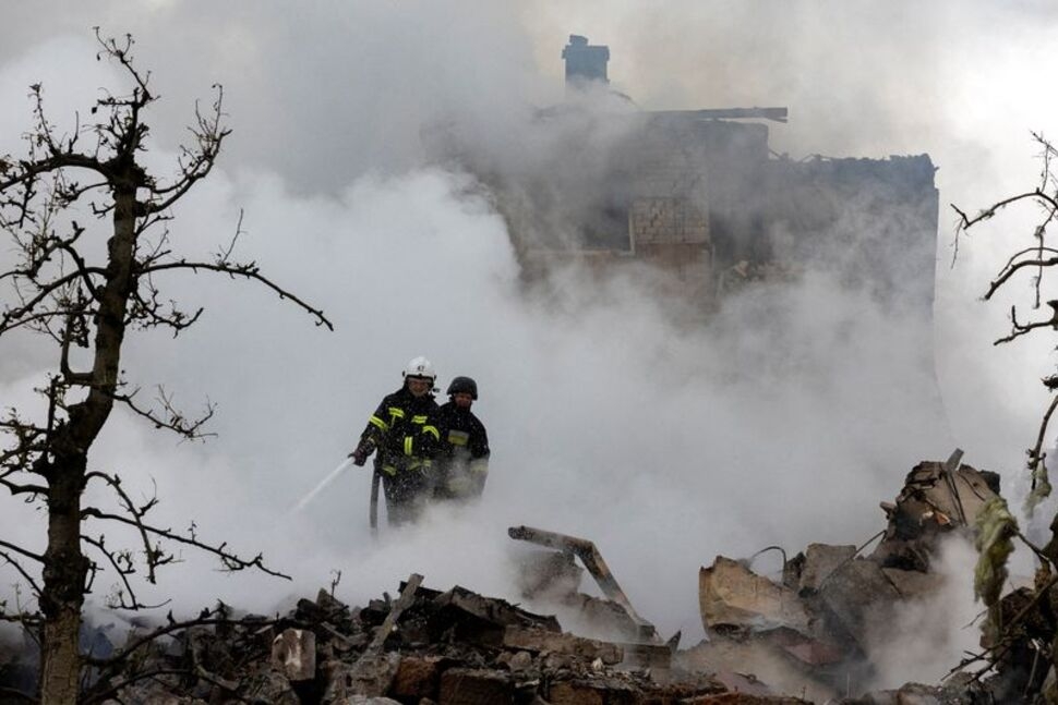 Nga tăng cường tấn công vào các thành phố Ukraine. Ảnh: Reuters