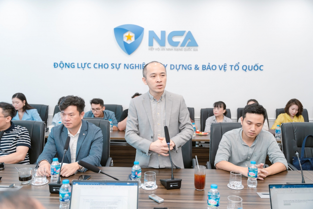 Ông Vũ Ngọc Sơn, Trưởng ban Nghiên cứu Công nghệ của Hiệp hội An ninh mạng quốc gia chia sẻ tại tọa đàm