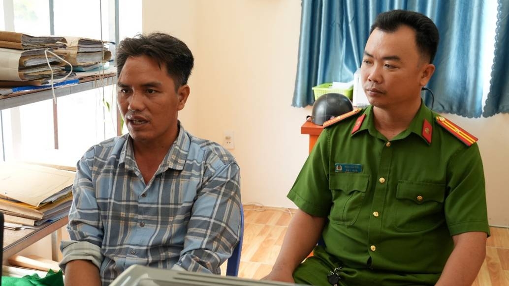 Lê Chí Dũng tại cơ quan công an. Ảnh: Thế Phong