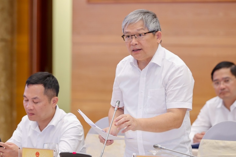 Thiếu tướng Hoàng Anh Tuyên, Phó Chánh Văn phòng, Người phát ngôn Bộ Công an chia sẻ tại Họp báo Chính phủ thường kỳ tháng 4/2025 (Ảnh: VGP)