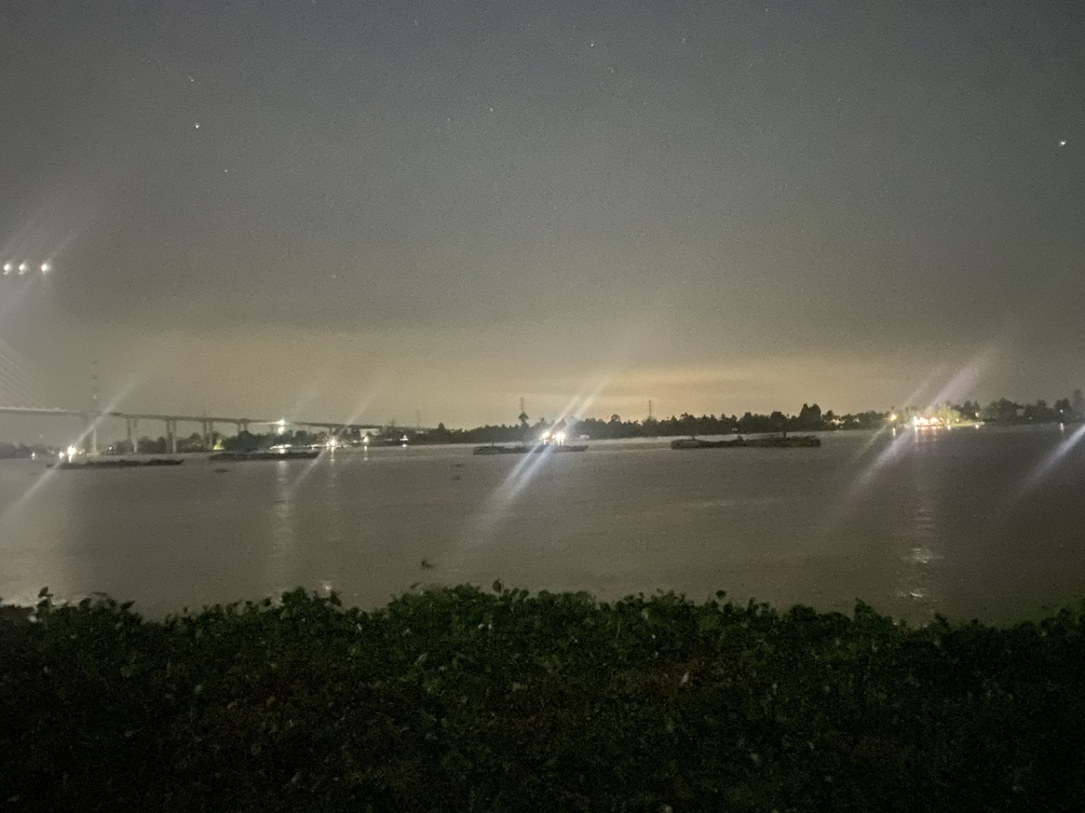 Người dân địa phương rất bức xúc tình trạng này xảy ra gần 2 tháng qua nhưng chưa được ngăn chặn triệt để