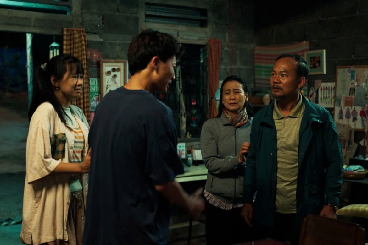 “Lật mặt 8: Vòng tay nắng”