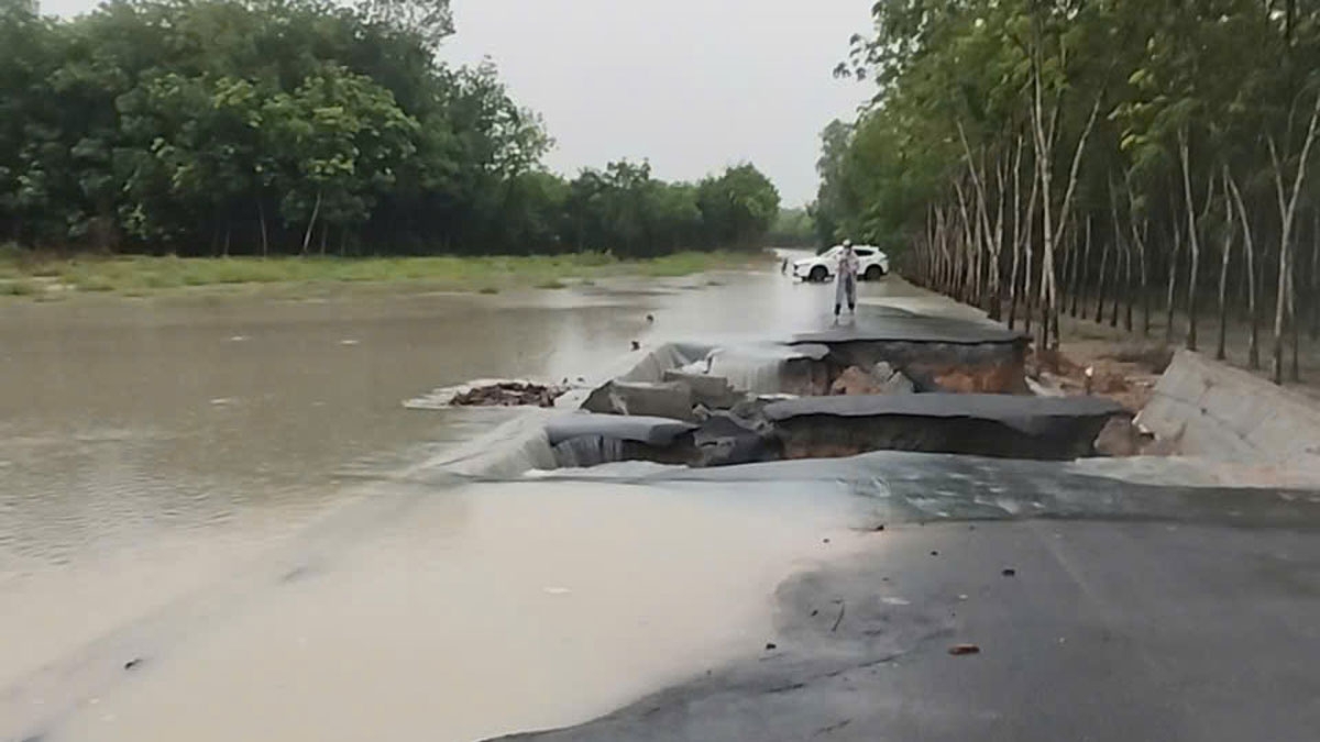 Sạt lở đường ở đường ĐH-604 ở TP.Bến Cát 