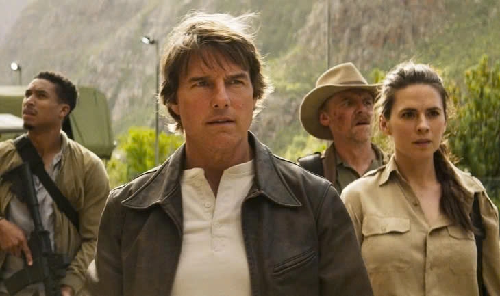 Tiếp nối các sự kiện của phần phim trước, "Mission: Impossible - The Final Reckoning" (Nhiệm vụ: Bất khả thi - Nghiệp báo cuối cùng) sẽ đưa người xem đến màn đối đầu cuối cùng giữa Ethan Hunt (Tom Cruise thủ vai) và chương trình AI nguy hiểm mang tên The Entity. Trong phim, Tom Cruise tự thực hiện nhiều pha mạo hiểm như treo mình trên máy bay, nhảy xuống biển và đánh nhau với kẻ thù, hứa hẹn khuấy đảo không khí tại Liên hoan phim Cannes.
