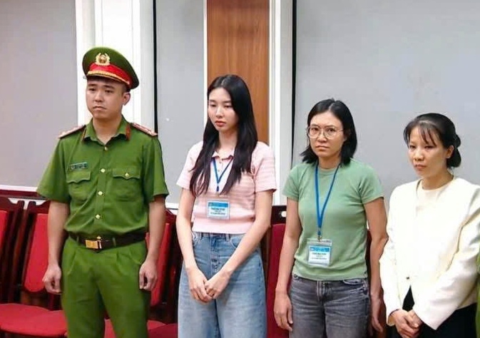 Hoa hậu Nguyễn Thúc Thuỳ Tiên bị khởi tố về tội Lừa dối khách hàng