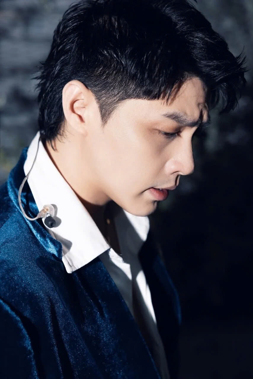 Noo Phước Thịnh tâm sự: "Thuyền không ra biển lớn, không chạm tới sóng dữ, không biết thuyền mạnh mẽ vững chắc cỡ nào".