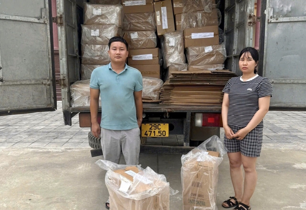 Các đối tượng và tang vật