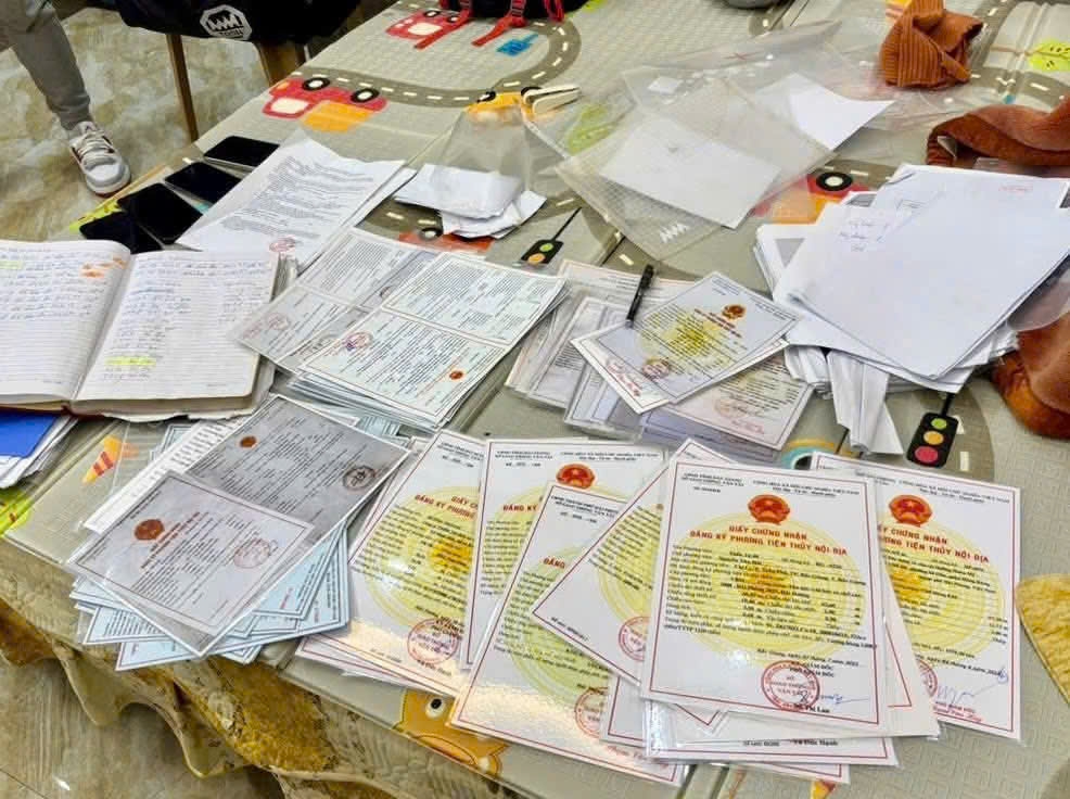 Tài liệu liên quan vụ án