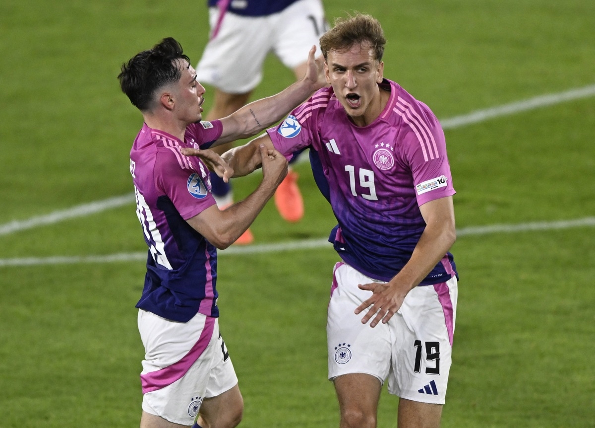 Dàn cầu thủ thi đấu tại Bundesliga của Đức cũng cho thấy họ rất chất lượng. Weiper giúp U21 Đức rút ngắn tỷ số ở cuối hiệp 1. 