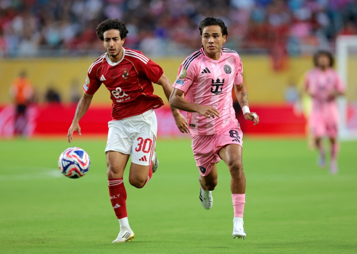 Trận đấu đang diễn ra với thế trận cân bằng (Ảnh: Reuters).