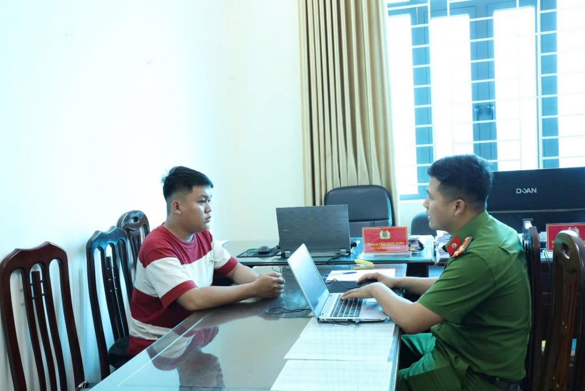 Đối tượng Nguyễn Trọng Nhân tại cơ quan điều tra                                 Ảnh: Công an Nam Định