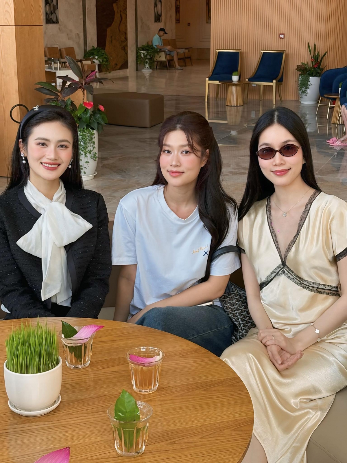Ba người đẹp Hoa hậu Ý Nhi, Hoa hậu Thiên Ân và Á hậu Phương Anh hội ngộ tại Hội An. (Nguồn: FBNV)