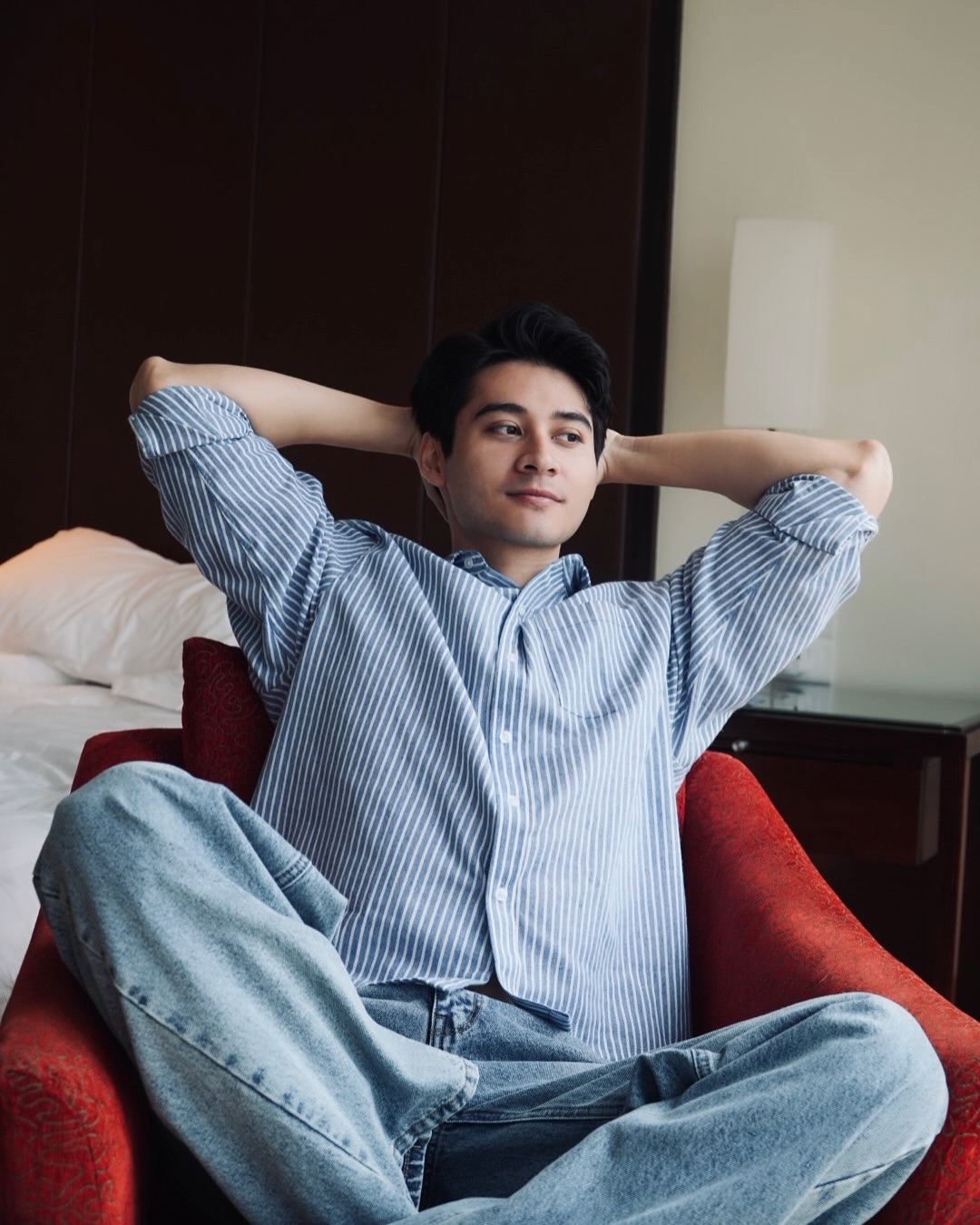 Nam vương Tuấn Ngọc chia sẻ những hình ảnh trong cuộc sống thường ngày.