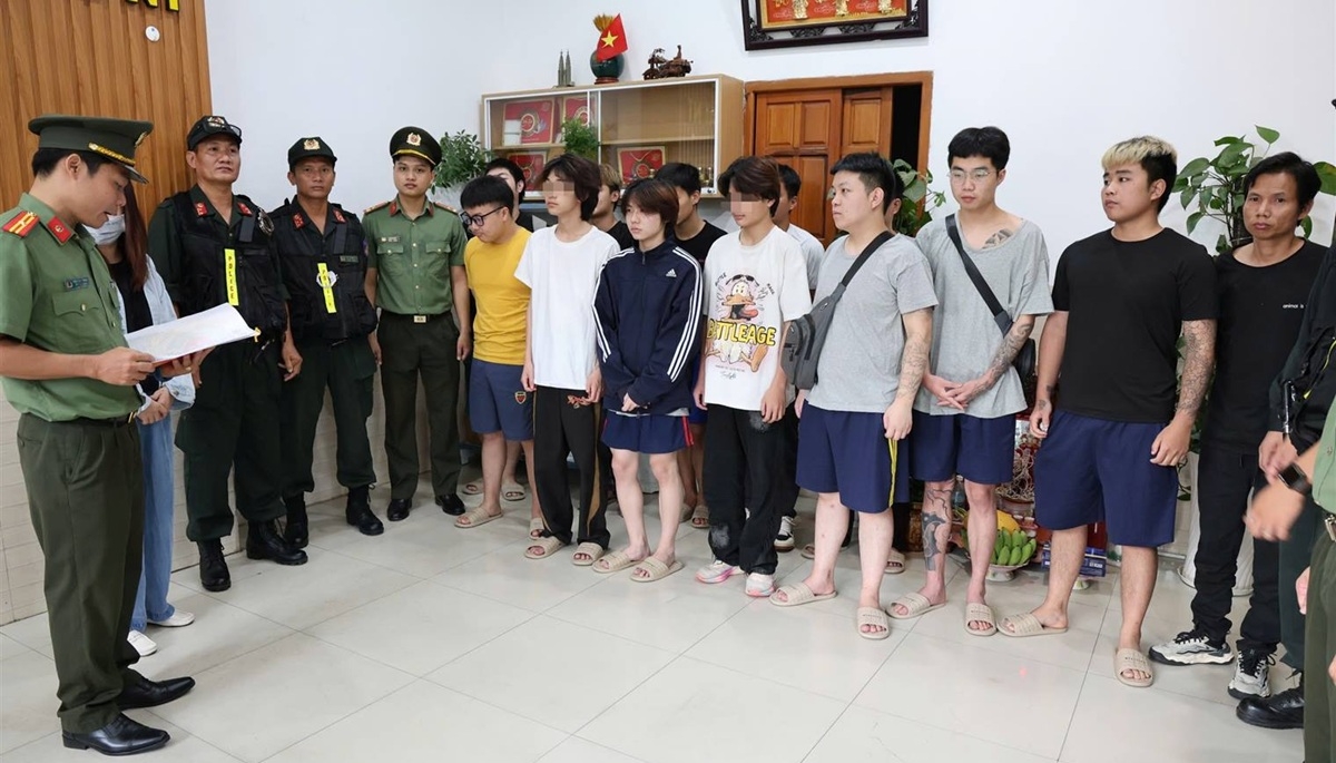 13 người nhập cảnh trái phép. Ảnh: CANT