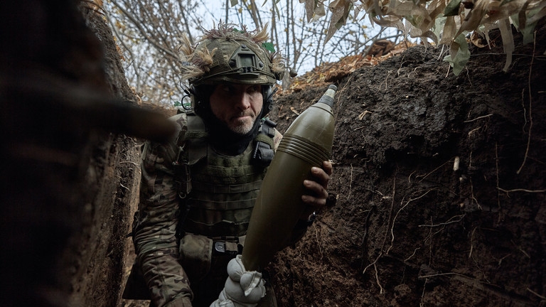 Binh sỹ Ukraine trên chiến trường. Ảnh: RT