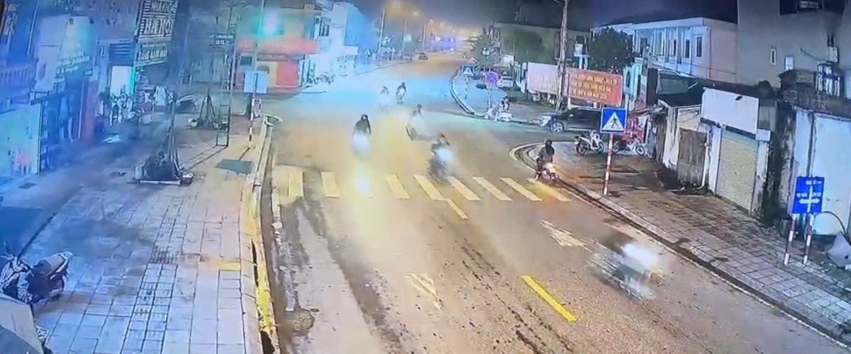 Hình ảnh camera an ninh ghi lại cảnh nhóm thanh niên Móng Cái truy đuổi khiến Đ.K.Đ. tự gây tai nạn dẫn đến tử vong