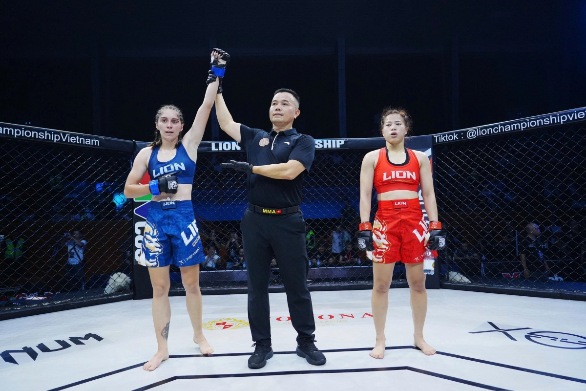 Tuy vậy trong hiệp 2, Như Quỳnh mắc sai lầm khi không tăng tốc ở thời điểm đang chiếm ưu thế. Karina Veis đã vùng lên để có những đòn đấm hiệu quả để giành chiến thắng bằng knockout kỹ thuật. 