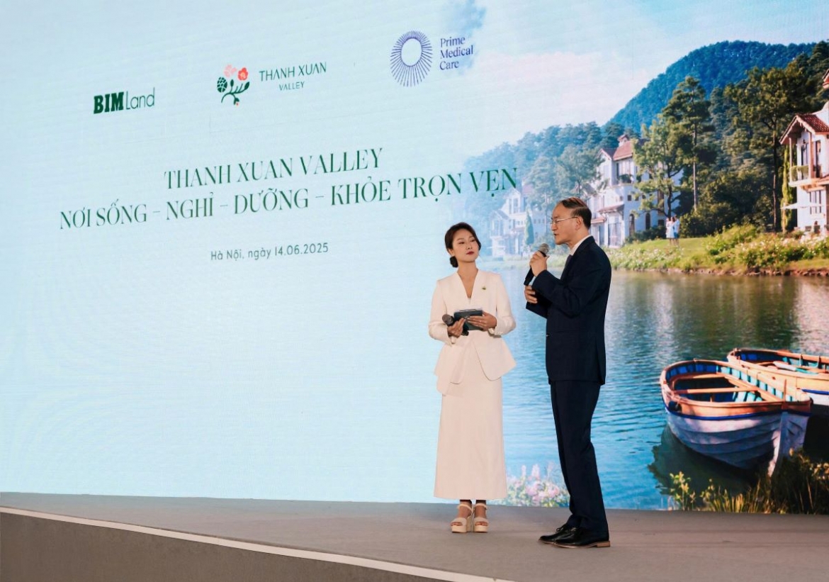 PGS.TS. Phạm Nguyên Sơn – Giám đốc, thành viên Hội đồng chuyên môn đại diện trung tâm PMC chia sẻ về lợi ích của thiên nhiên nguyên bản tại điểm đến Thanh Xuan Valley đối với sức khỏe con người. Ảnh: BIM Land