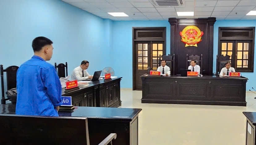 Phiên tòa xét xử bị cáo Chung Phan Nguyên.