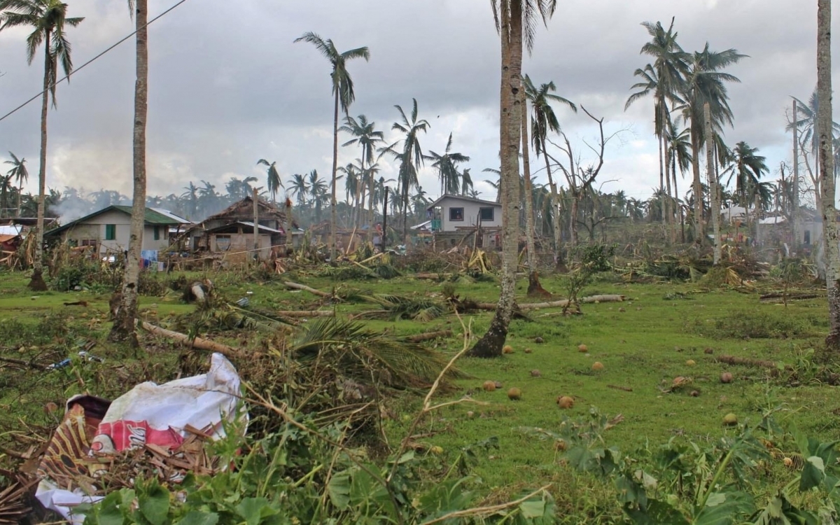 Hậu quả một trận bão tại Philippines. Ảnh: Reuters.