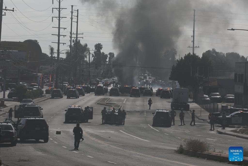 Biểu tình bùng phát tại California. Ảnh: Tân Hoa Xã