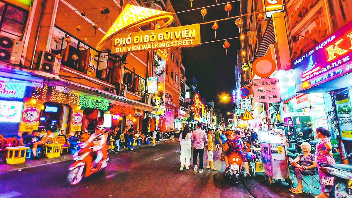 Với bối cảnh ẩm thực đường phố sôi động, những thực khách đi một mình sẽ được thỏa sức lựa chọn khám phá tại các khu phố đi bộ. Ảnh: Internet.