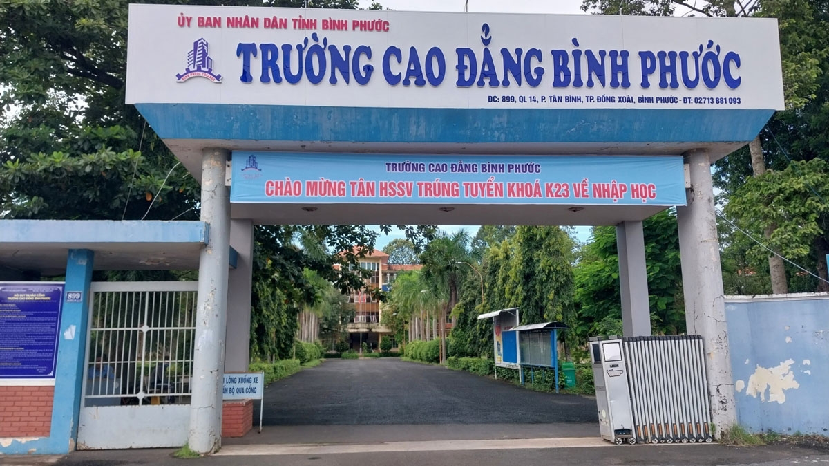 Phân hiệu Trường Đại học Sư phạm Kỹ thuật TP HCM tại tỉnh Bình Phước thành lập trên cơ sở tiếp nhận nguyên trạng Cơ sở 1 của Trường Cao đẳng Bình Phước 