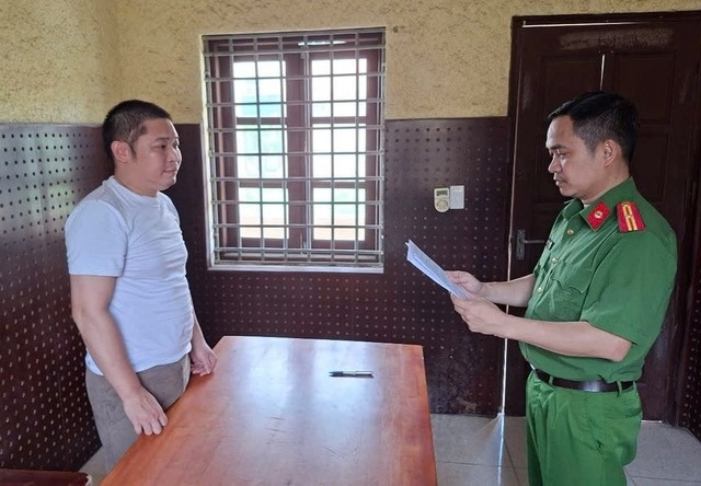 Đối tượng Lê Văn Cường tại cơ quan công an. Nguồn ảnh: Công an tỉnh Quảng Ninh