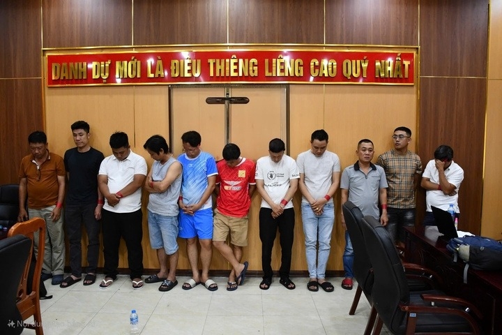 Các đối tượng trong đường đường dây cá độ bóng đá hơn 350 tỷ đồng ở Quảng Nam. (Ảnh: CA)