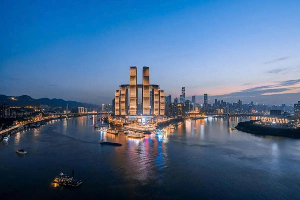 Quảng trường Chaotianmen tại Trùng Khánh, Trung Quốc.